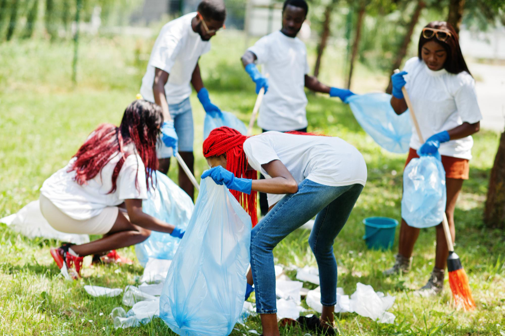 Volunteers cleaning beach